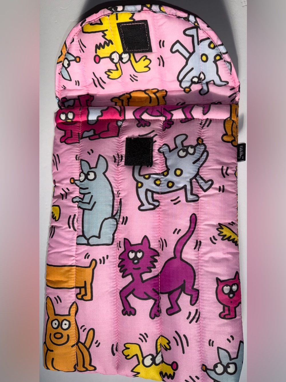 ✨ RARE & SOLD OUT! BAGGU x Keith Haring Puffy Laptop Sleeve in "Pets" ✨ - Picture 2 of 8